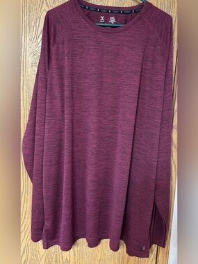 Men’s Relaxed Long Sleeve Top in Heathered Wine